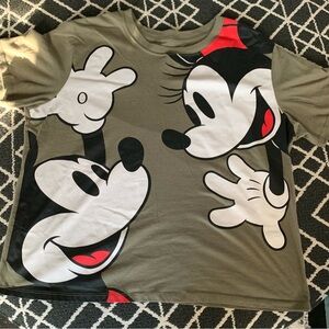 ***Clearance***
Authentic Disney - Women’s Mickey & Minnie T-Shirt